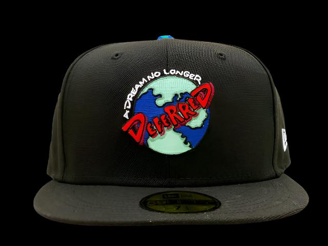 GLOBE FITTED BLACK